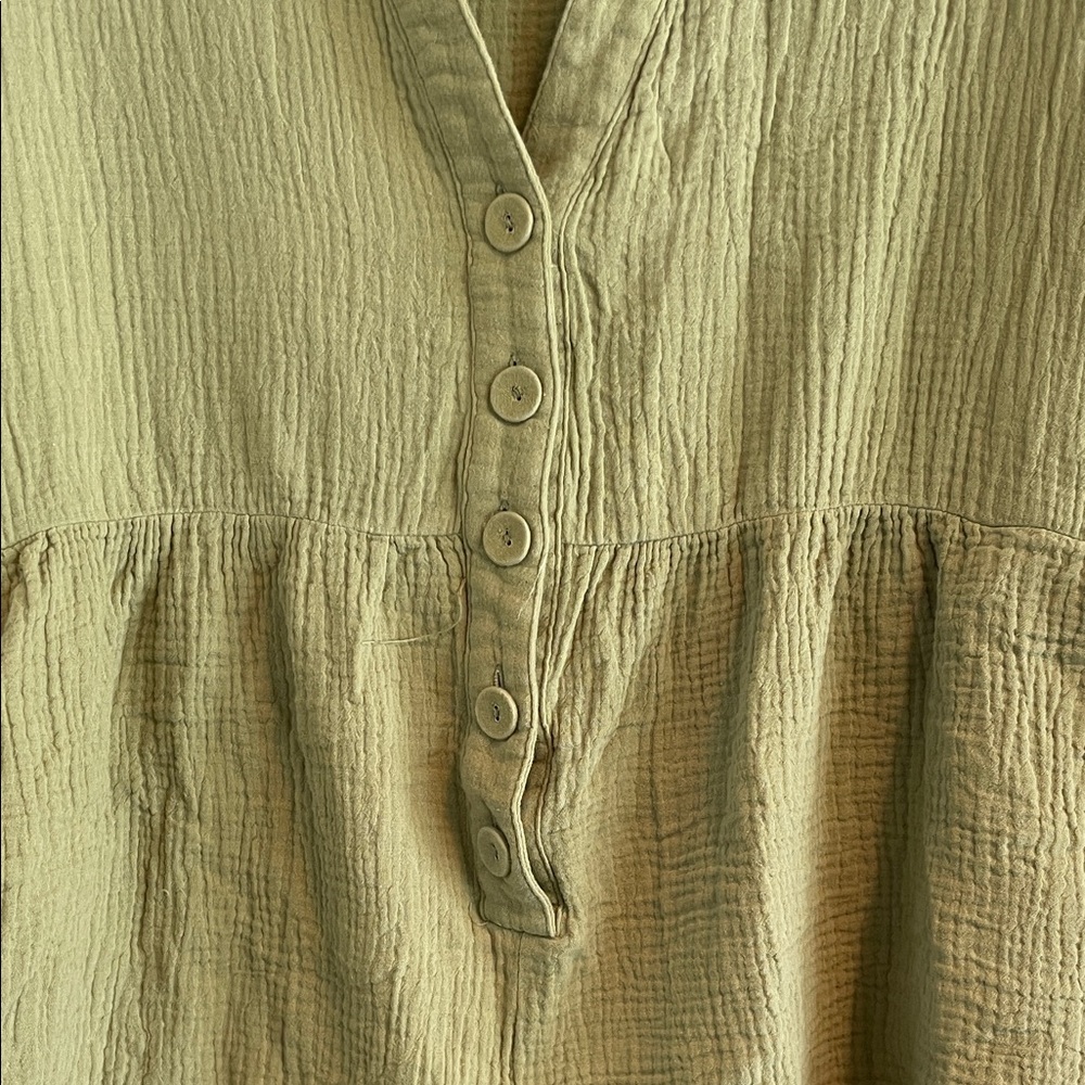 Urban Outfitters Green Short-Sleeve Romper - Picture 4 of 5
